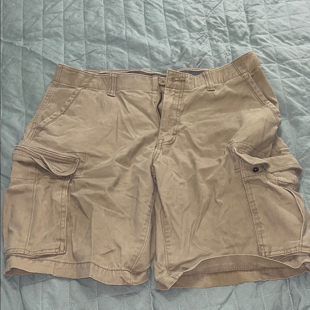 Sonoma Men's Beige Cargo Shorts size 34